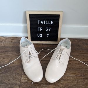 Light pink leather style city shoes